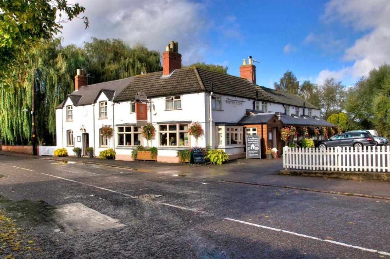 The White Lion Inn Oakham Extérieur photo