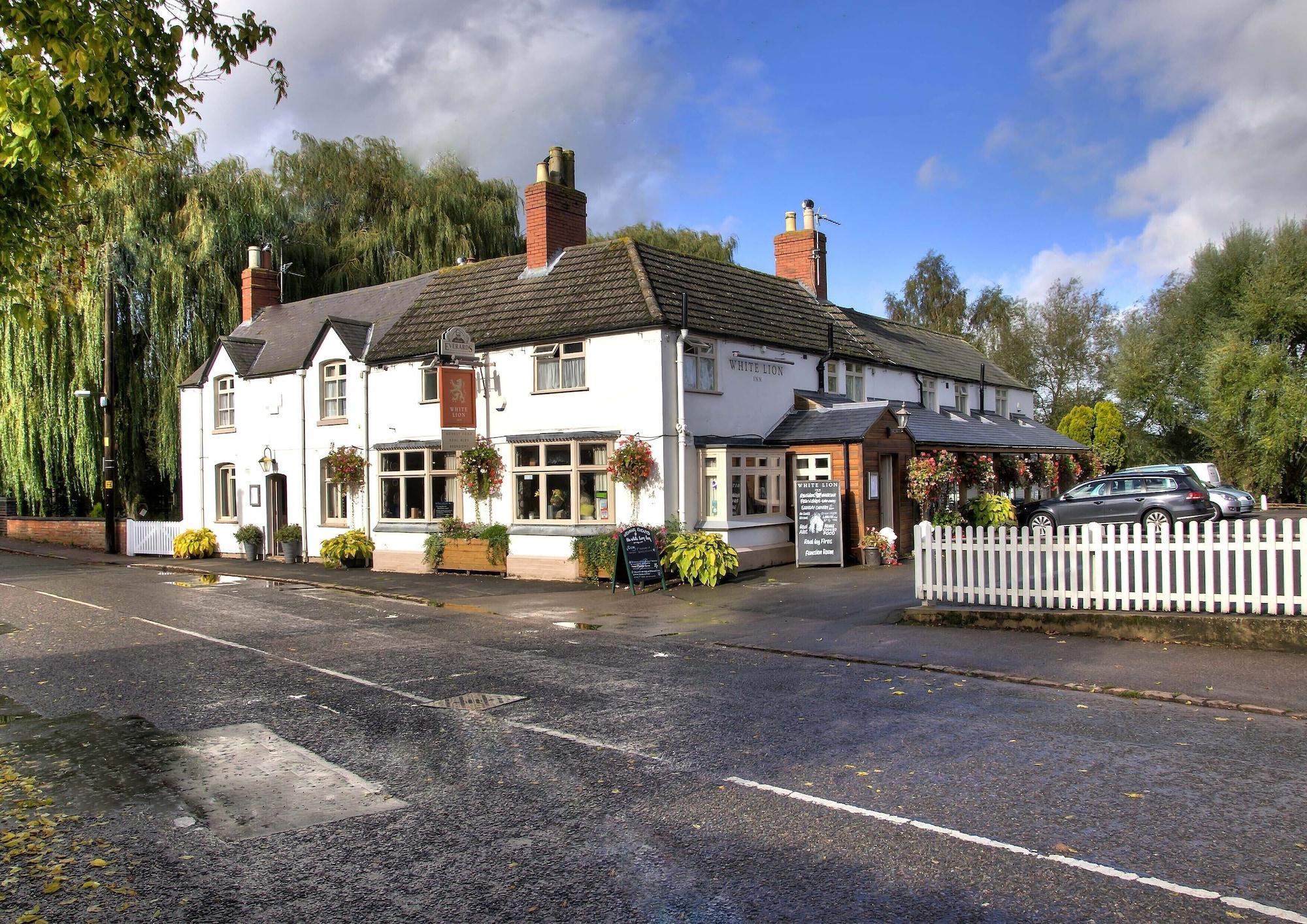 The White Lion Inn Oakham Extérieur photo